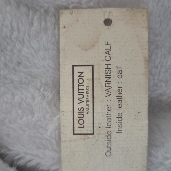 Louis Vuitton Cream Monogram Key Holder - Picture 8 of 9